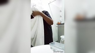 Desi mom thinks her body is sexy and that's why she films the video | XXX Video on AllSex.XXX