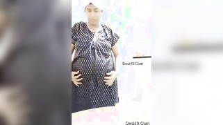 Desi mom thinks her body is sexy and that's why she films the video | XXX Video on AllSex.XXX