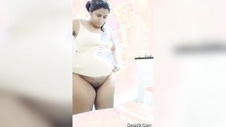 Desi mom thinks her body is sexy and that's why she films the video | XXX Video on AllSex.XXX