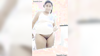 Desi mom thinks her body is sexy and that's why she films the video | XXX Video on AllSex.XXX