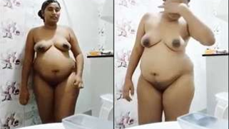 Pregnant aunty of Indian origin puts on clothes after taking a shower | XXX Video on AllSex.XXX
