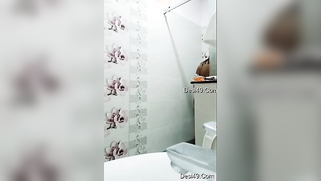 Pregnant aunty of Indian origin puts on clothes after taking a shower | XXX Video on AllSex.XXX