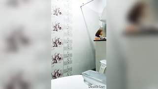 Pregnant aunty of Indian origin puts on clothes after taking a shower | XXX Video on AllSex.XXX