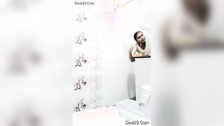 Pregnant aunty of Indian origin puts on clothes after taking a shower | XXX Video on AllSex.XXX