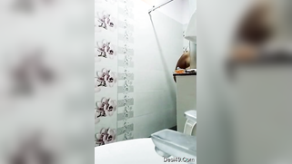 Pregnant aunty of Indian origin puts on clothes after taking a shower | XXX Video on AllSex.XXX