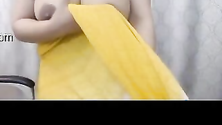 Guys are happy because the Indian aunty finally shows the chest | XXX Video on AllSex.XXX