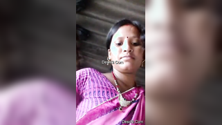 Married Indian woman finds a place to masturbate excited pussy