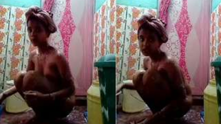 It is normal for the Indian chick to film herself during bathing | XXX Video on AllSex.XXX