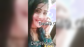 Swanky Indian needs no panties to perform a dance on the webcam | XXX Video on AllSex.XXX