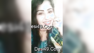 Swanky Indian needs no panties to perform a dance on the webcam | XXX Video on AllSex.XXX