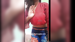 Amateur video of the Desi lovely with nose piercing exposing the chest | XXX Video on AllSex.XXX