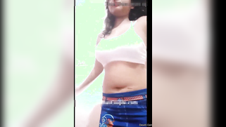 Amateur video of the Desi lovely with nose piercing exposing the chest | XXX Video on AllSex.XXX