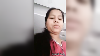 Indian sees nothing bad about flashing tits and pussy on the camera | XXX Video on AllSex.XXX