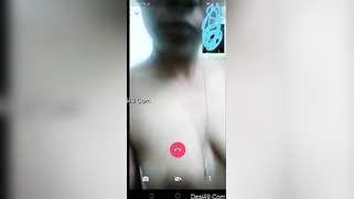 Desi couple uploads a messenger letting the girlfriend show tits | XXX Video on AllSex.XXX