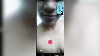 Desi couple uploads a messenger letting the girlfriend show tits | XXX Video on AllSex.XXX