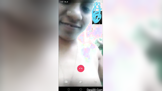 Desi couple uploads a messenger letting the girlfriend show tits | XXX Video on AllSex.XXX