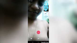 Desi couple uploads a messenger letting the girlfriend show tits | XXX Video on AllSex.XXX