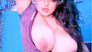 Amateur model fulfills Desi guys' request exposing gigantic tits | XXX Video on AllSex.XXX