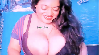 Amateur model fulfills Desi guys' request exposing gigantic tits | XXX Video on AllSex.XXX