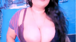 Amateur model fulfills Desi guys' request exposing gigantic tits | XXX Video on AllSex.XXX