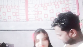 Indian couple is going to have the first XXX experience on camera | XXX Video on AllSex.XXX