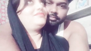 Indian couple is going to have the first XXX experience on camera