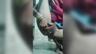 Sex toy is a good find and the Indian wench tests it right away | XXX Video on AllSex.XXX