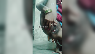 Sex toy is a good find and the Indian wench tests it right away | XXX Video on AllSex.XXX