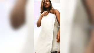 It is impossible not to jerk off when the Indian takes off the towel | XXX Video on AllSex.XXX