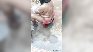 Naturalist forgets about birds and starts filming the naked Desi | XXX Video on AllSex.XXX