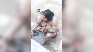 Naturalist forgets about birds and starts filming the naked Desi | XXX Video on AllSex.XXX