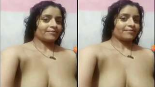 Desi aunty needs a camera to film her washing the sexy body | XXX Video on AllSex.XXX