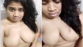 Self-isolated Indian girl has no choice but to play with pussy | XXX Video on AllSex.XXX