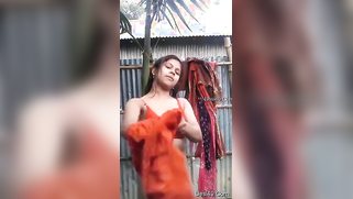 Outdoor shower video should draw men's attention as the Desi thinks | XXX Video on AllSex.XXX
