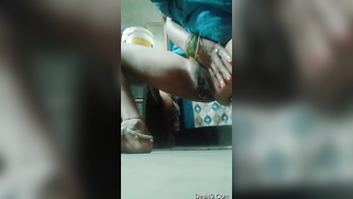 There is no penis and the Indian aunty has to masturbate hairy pussy | XXX Video on AllSex.XXX