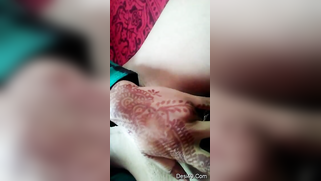 Dissolute Desi camgirl lifts green dress to brag about XXX parts | XXX Video on AllSex.XXX