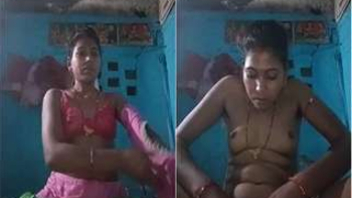 Woman is brave enough to play with excited Desi pussy on camera | XXX Video on AllSex.XXX
