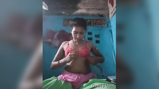 Woman is brave enough to play with excited Desi pussy on camera | XXX Video on AllSex.XXX