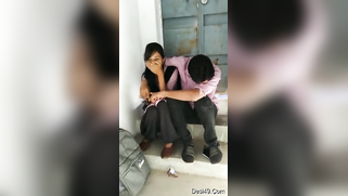 Cameraguy encourages the Desi couple to kiss and hopes to film sex | XXX Video on AllSex.XXX