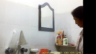 Indian aunty decides to film bathroom video and upload it to XXX site | XXX Video on AllSex.XXX
