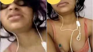 Manager can see Indian girlfriend's boobs thanks to the video call | XXX Video on AllSex.XXX