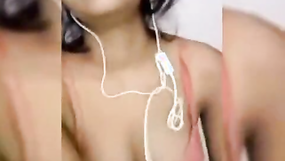 Manager can see Indian girlfriend's boobs thanks to the video call | XXX Video on AllSex.XXX
