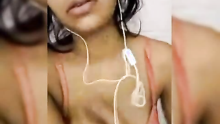Manager can see Indian girlfriend's boobs thanks to the video call | XXX Video on AllSex.XXX