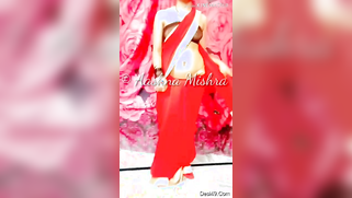 Butt plug is shoved into Desi's asshole and she demonstrates it