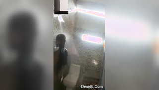 Indian girl takes a shower but she isn't going to interrupt video call | XXX Video on AllSex.XXX