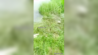 Worker sees Indian lovers who are going to have sex on the field | XXX Video on AllSex.XXX