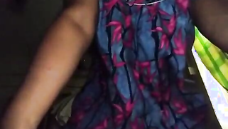 Sexually unsatisfied Indian mom shakes boobs in the webcam video