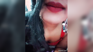 Indian babe in fishnet leggings has seductive red lips and booty