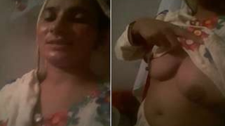 Farmer's Desi wife reveals breasts in the amateur XXX video | XXX Video on AllSex.XXX