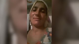 Farmer's Desi wife reveals breasts in the amateur XXX video | XXX Video on AllSex.XXX